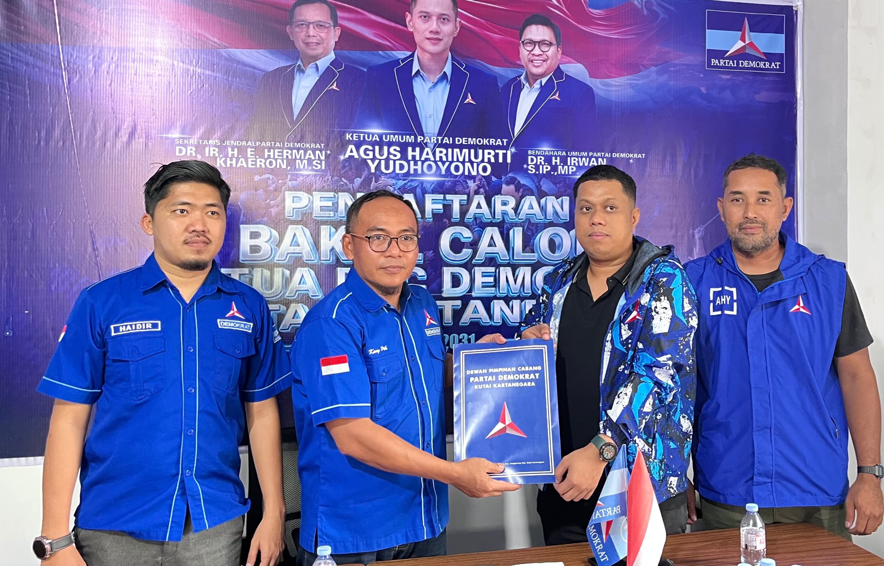 Serahkan Berkas Pendaftaran, Amirullah Siap Pimpin DPC Demokrat Kukar